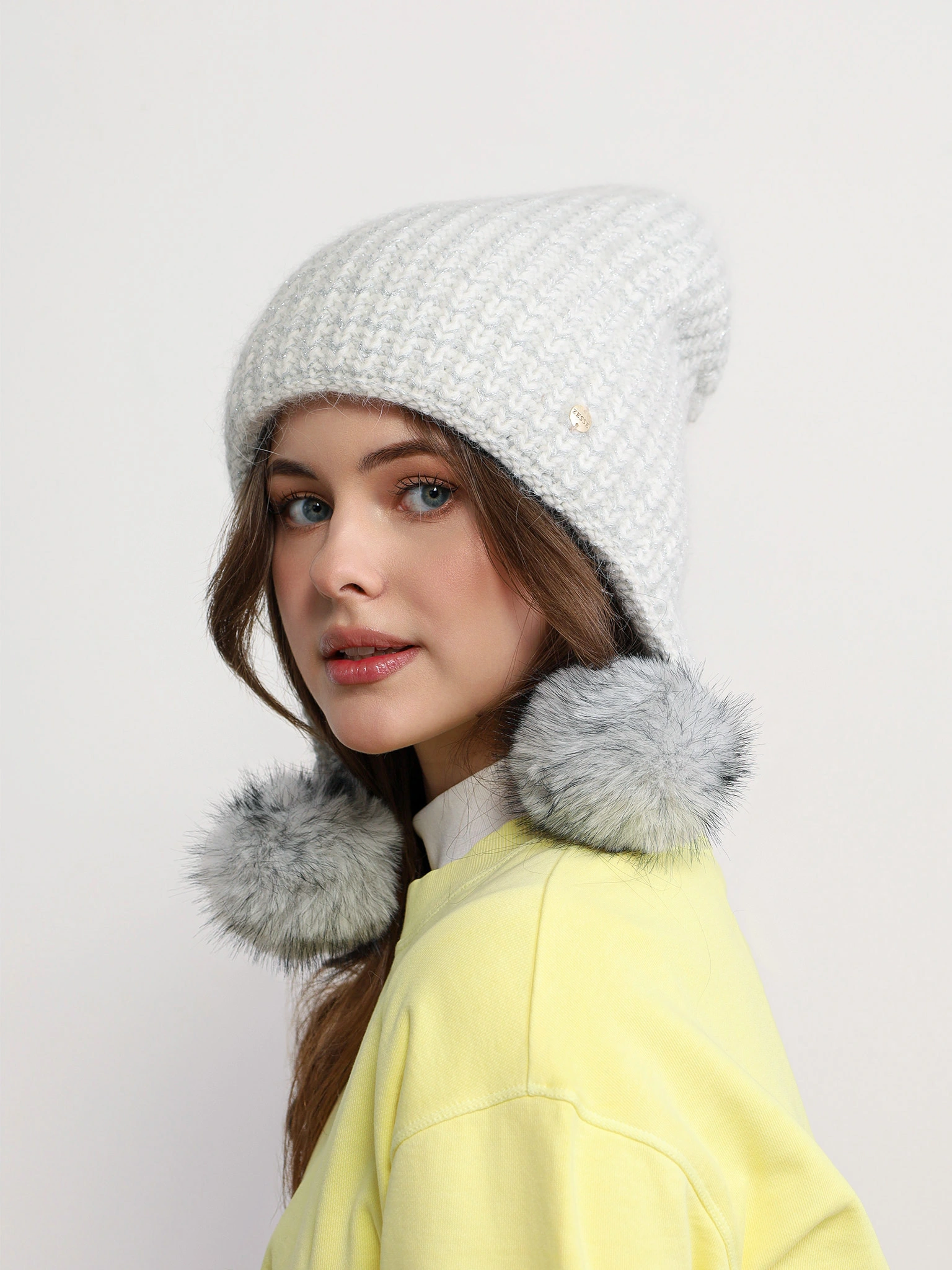 Шапка-капор из ангоры с нейлоном с меховыми помпонами с люрексом в ассортименте